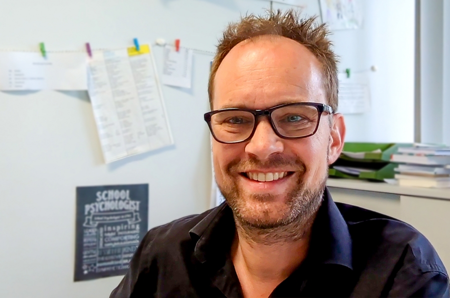 Andreas Neuhaus, Schulpsychologe und Leiter der Regionalen Schulberatungsstelle des Kreises Paderborn, kennt die Sorgen der Familien, wenn es auf das Schul(halb-)jahresende zugeht.  